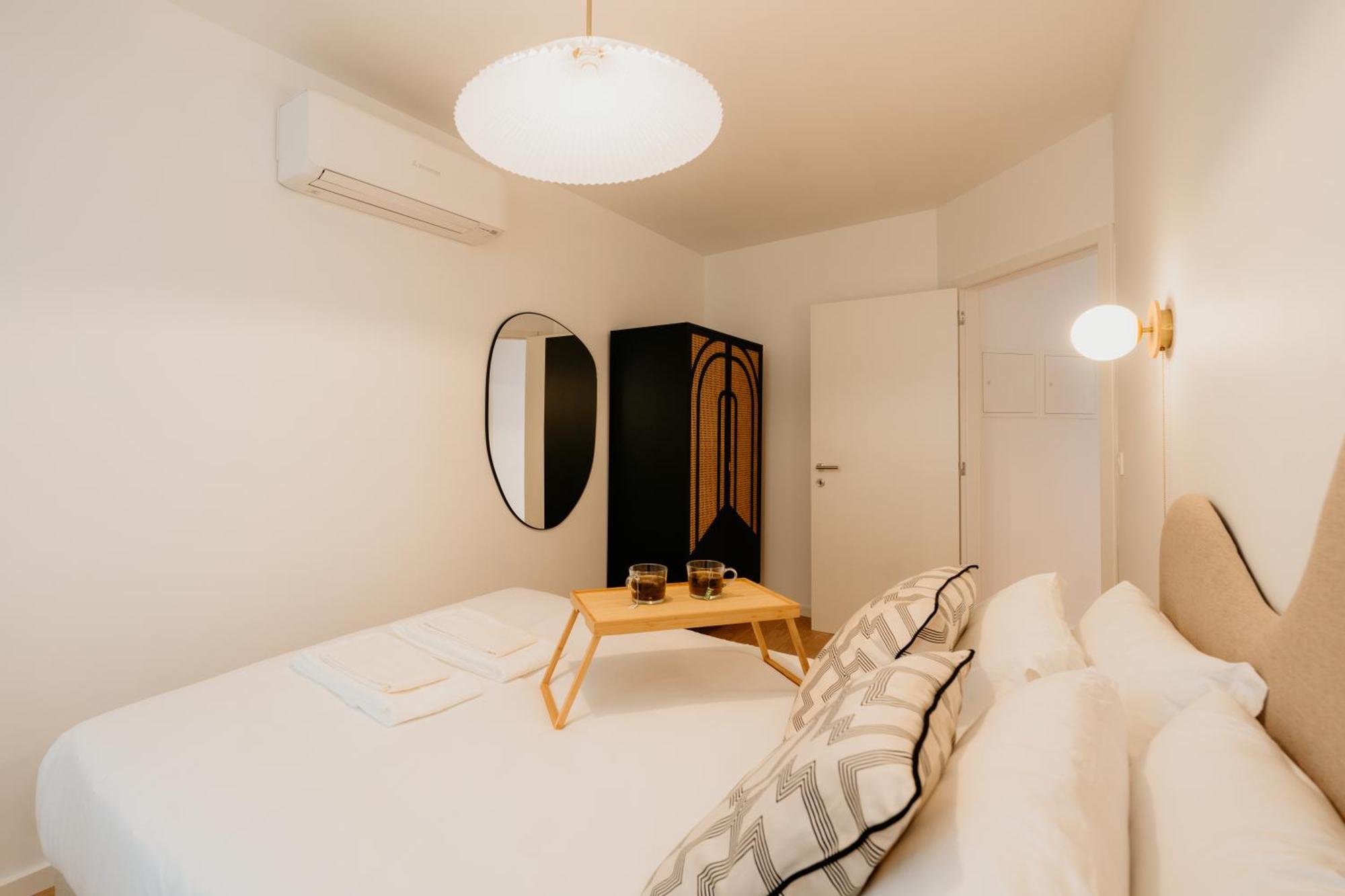 Apartment Mary Pink - No 2c - Elegant Two-bedroom Lisbon